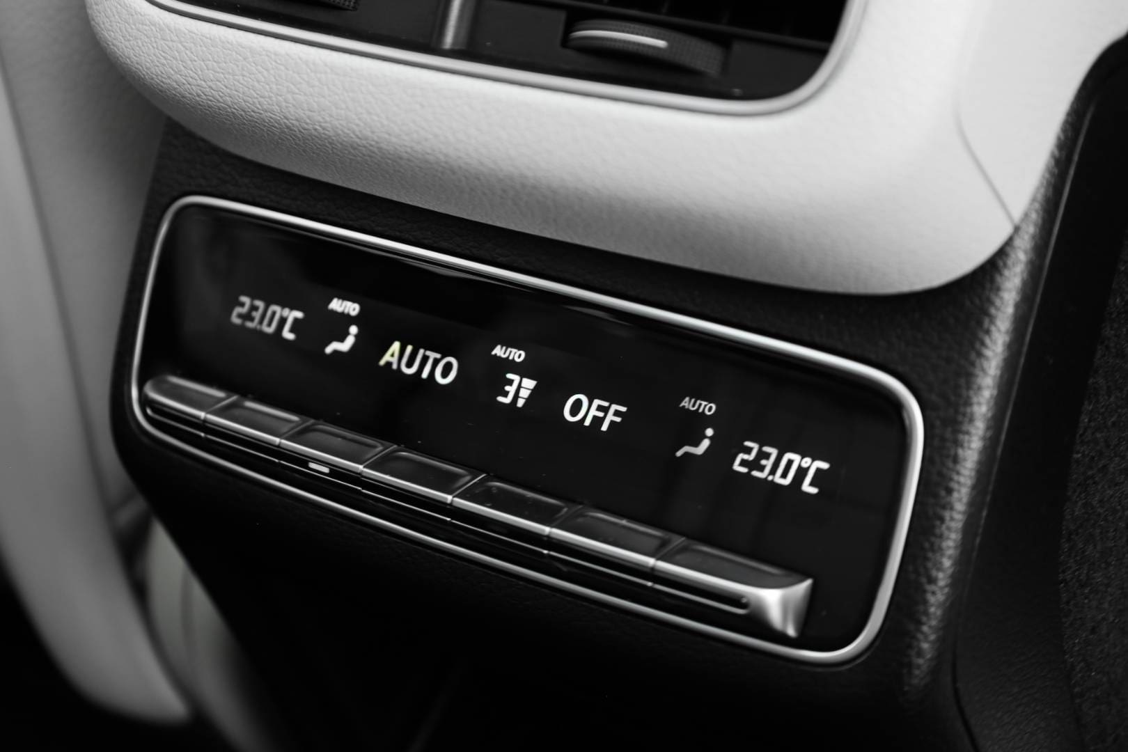 Mercedes-Benz-GLS-400-d-4MATIC-AT-63