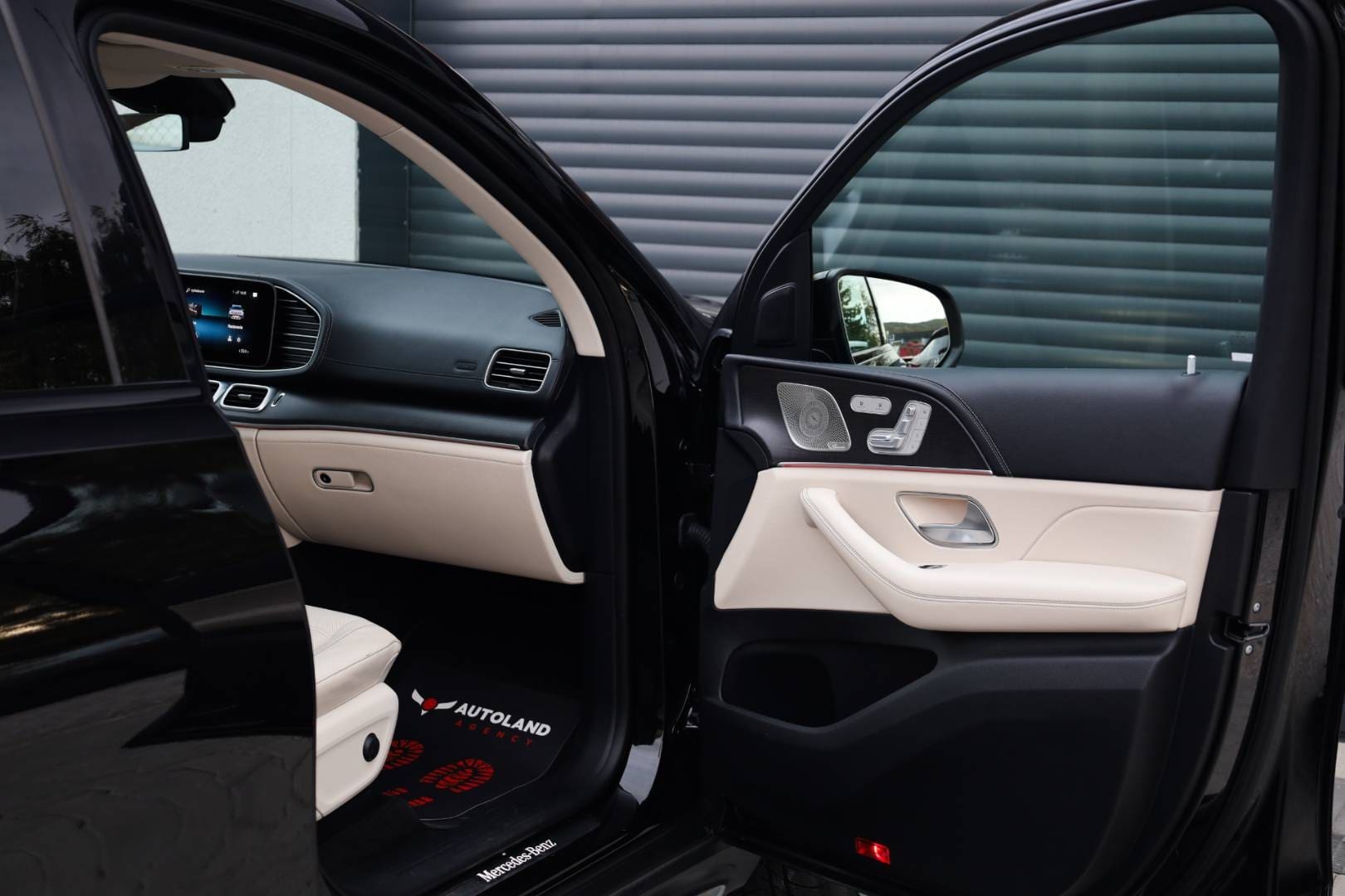 Mercedes-Benz-GLS-400-d-4MATIC-AT-64