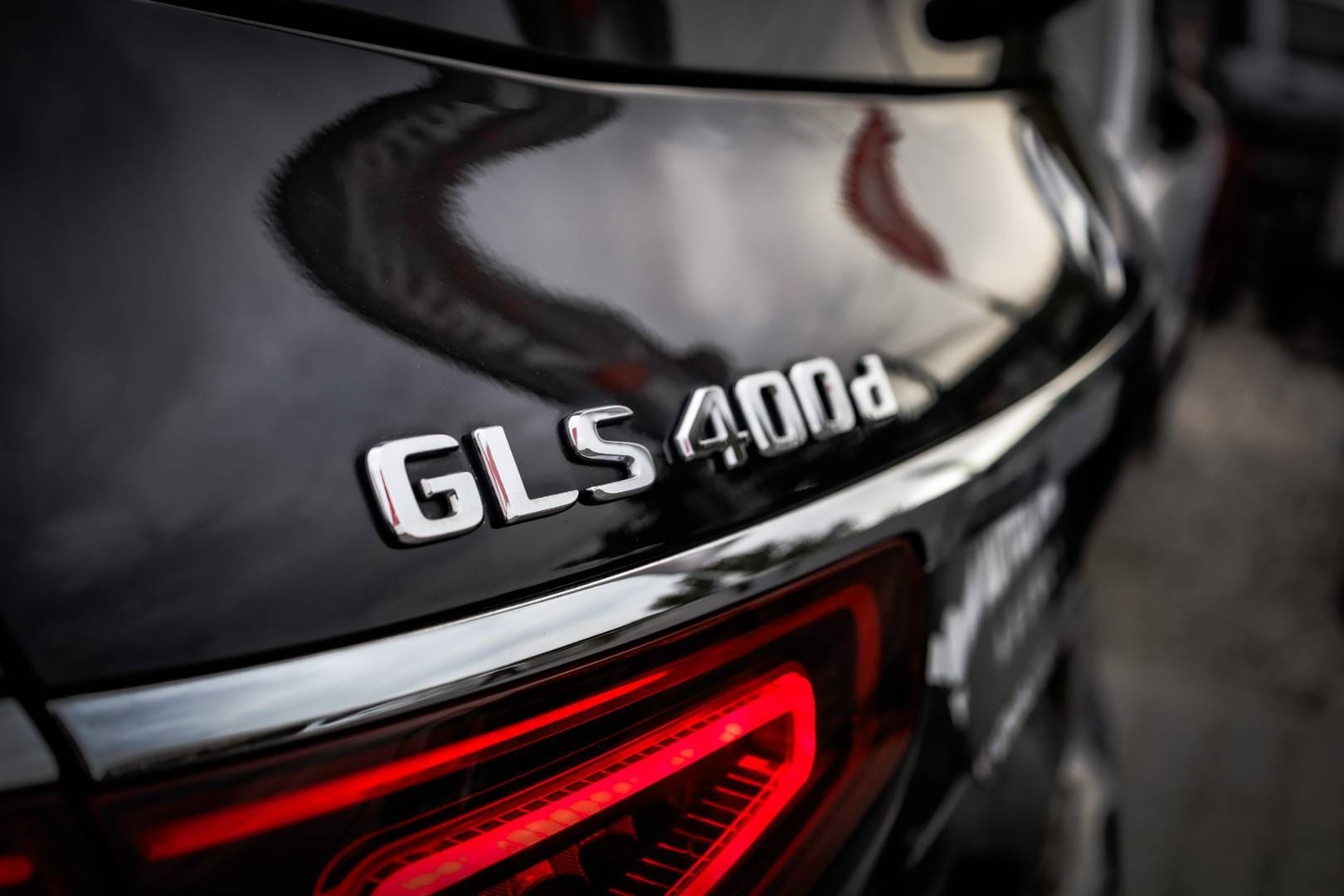 Mercedes-Benz-GLS-400-d-4MATIC-AT-72