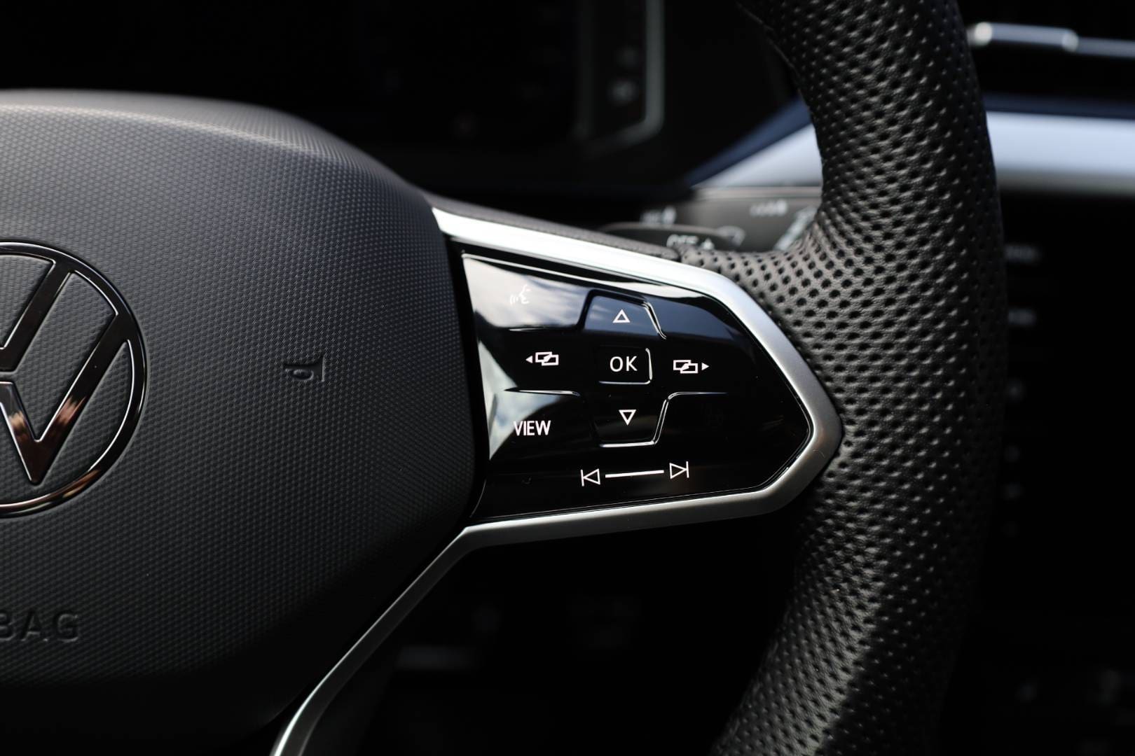 Volkswagen-Arteon-SB-20-TDI-Elegance-DSG-19