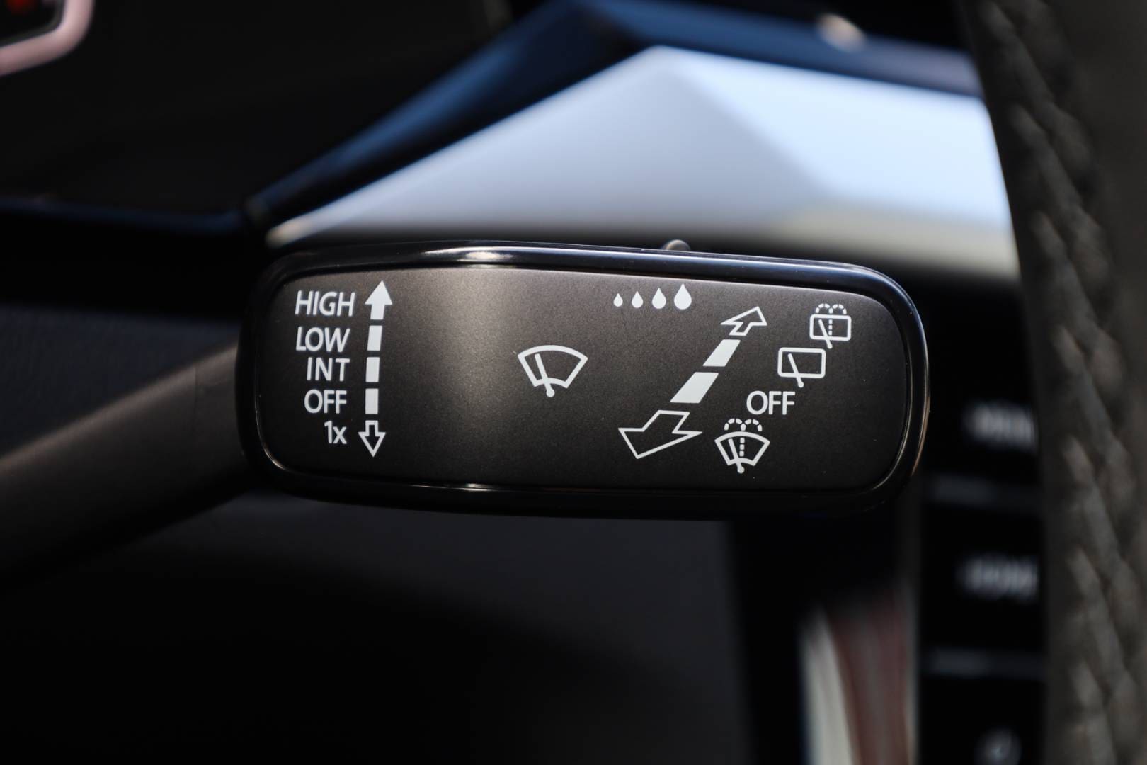 Volkswagen-Arteon-SB-20-TDI-Elegance-DSG-21