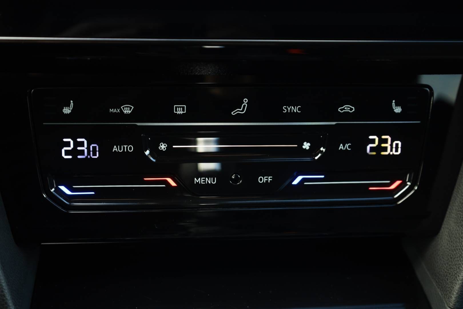 Volkswagen-Arteon-SB-20-TDI-Elegance-DSG-38