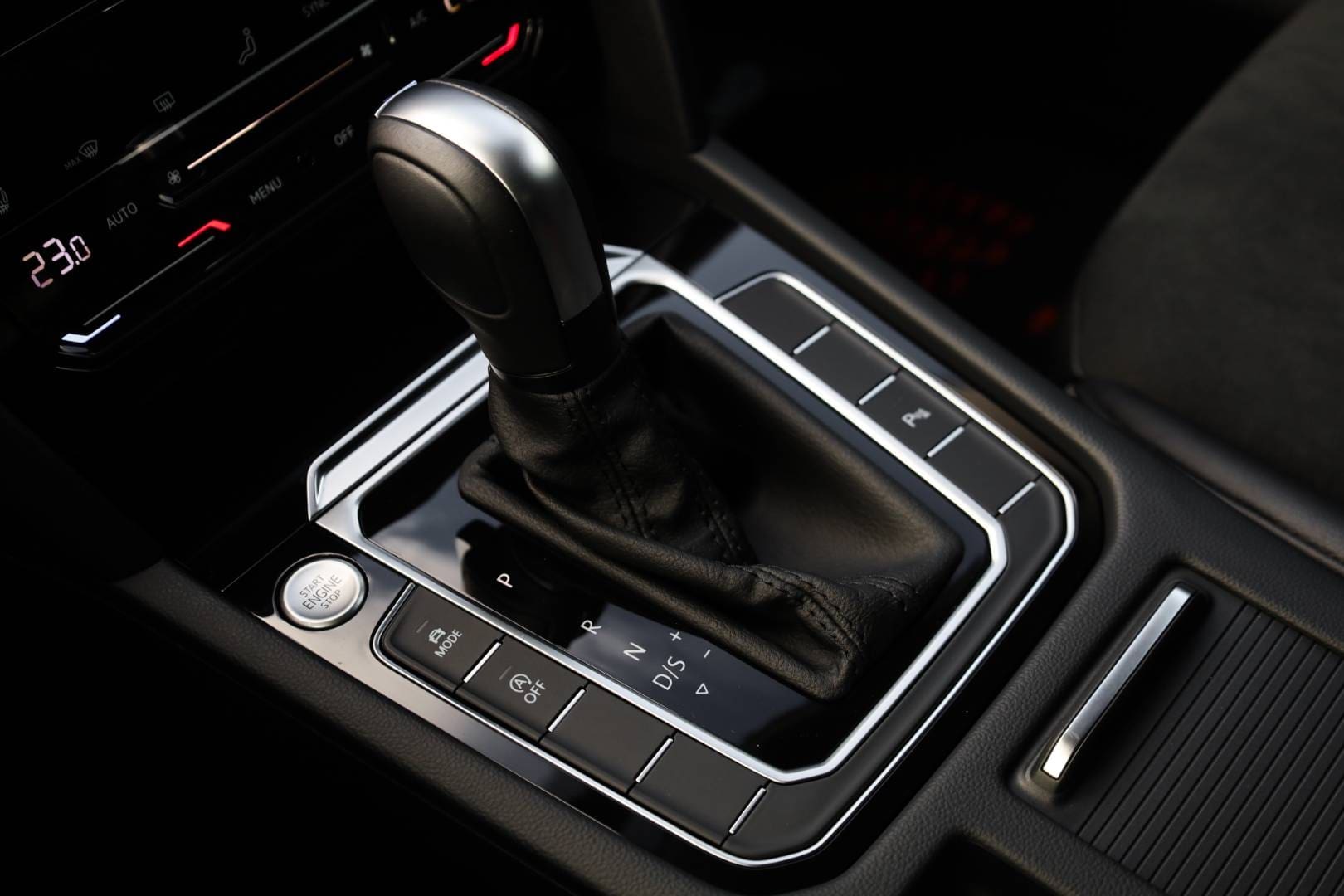 Volkswagen-Arteon-SB-20-TDI-Elegance-DSG-39