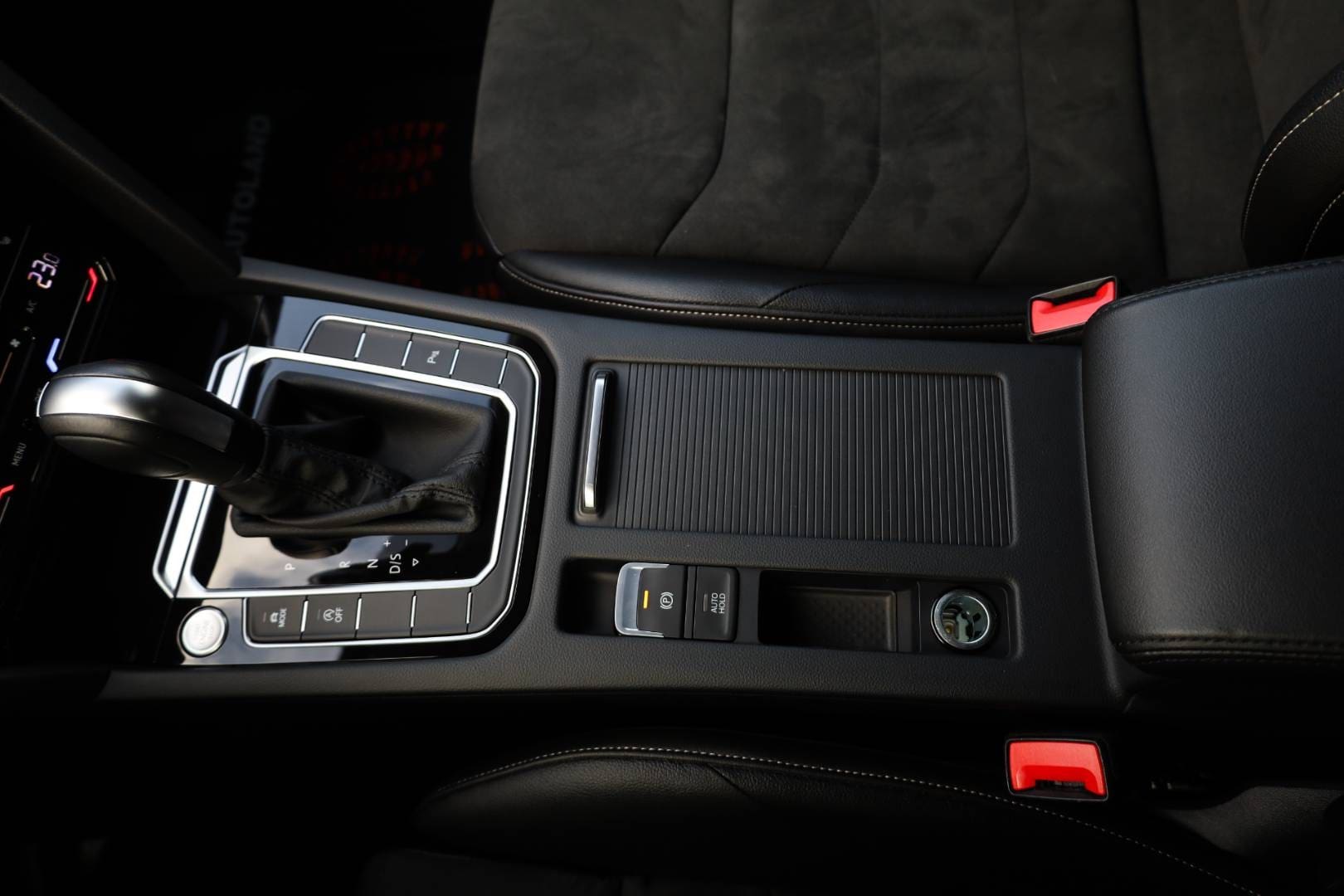 Volkswagen-Arteon-SB-20-TDI-Elegance-DSG-40