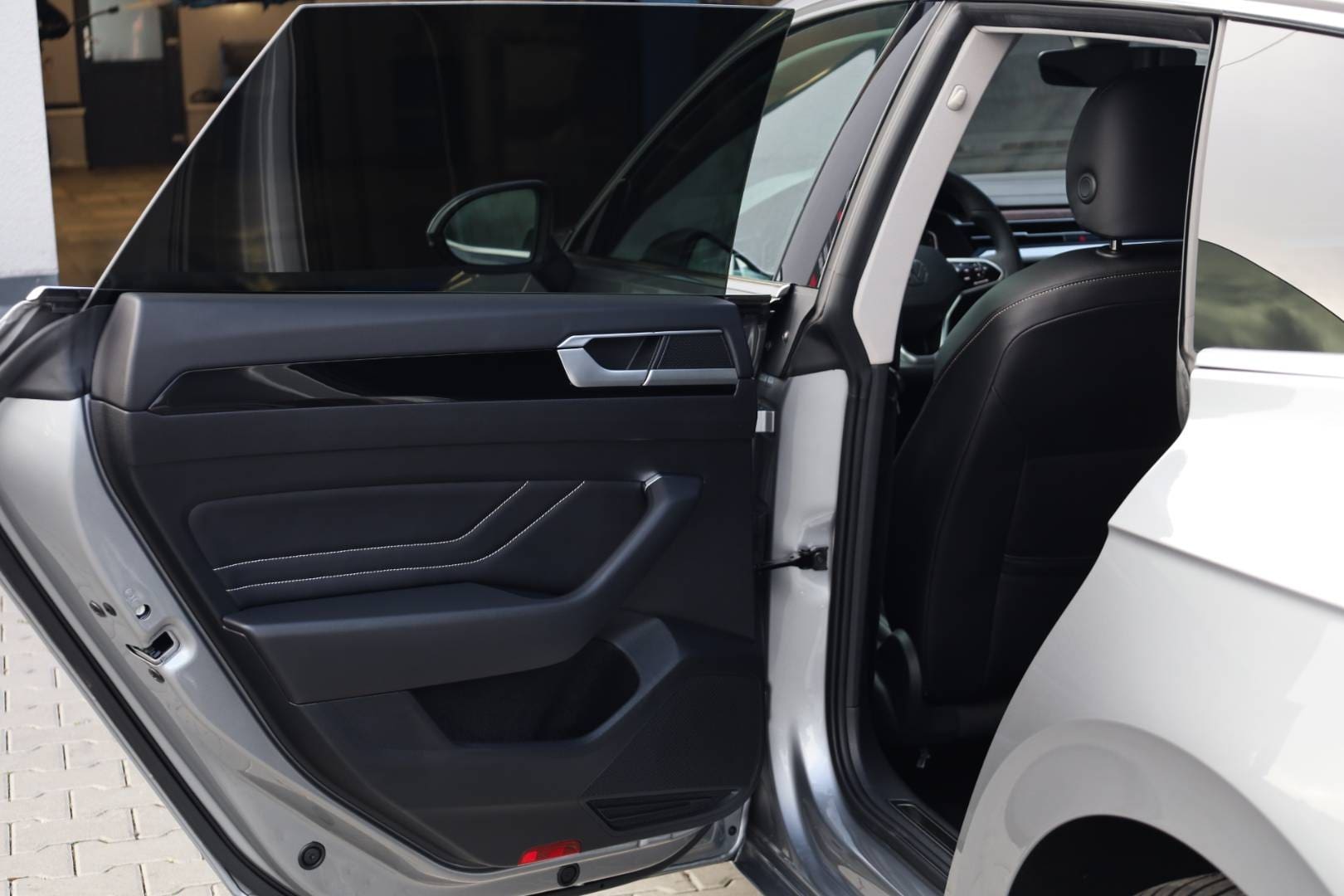 Volkswagen-Arteon-SB-20-TDI-Elegance-DSG-46