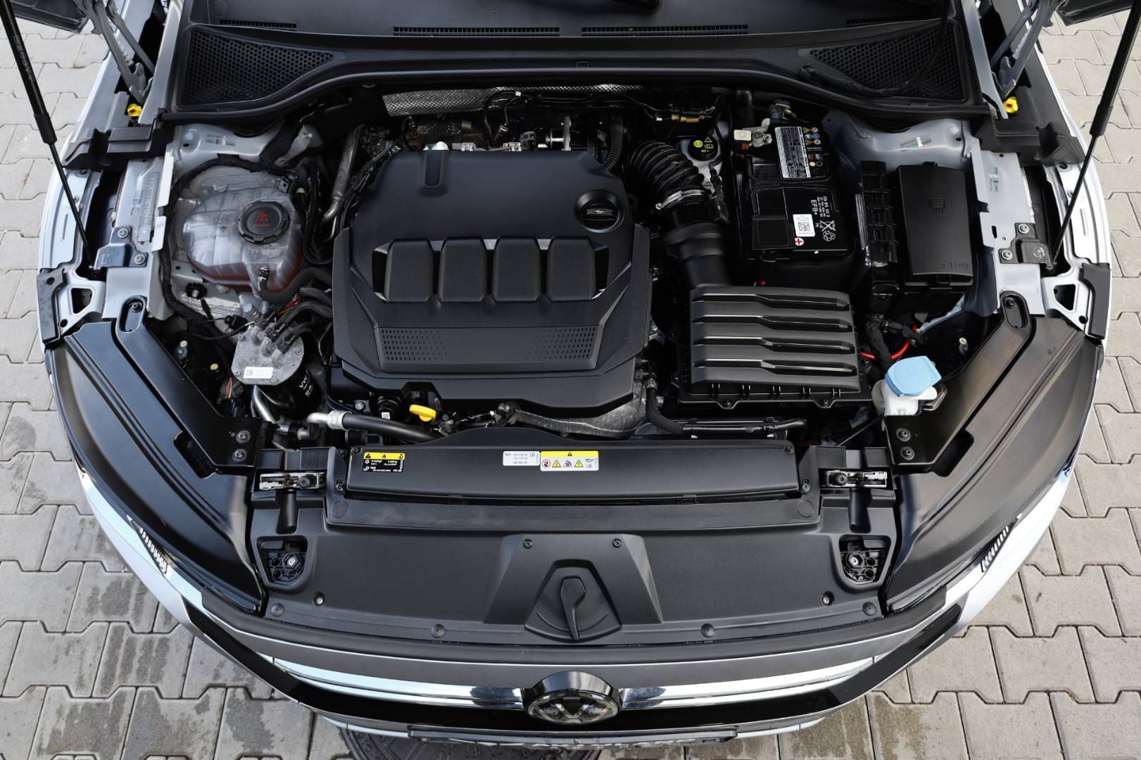 Volkswagen-Arteon-SB-20-TDI-Elegance-DSG-54