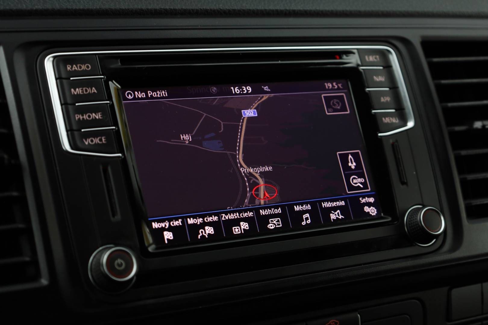 Volkswagen-T6-Transporter-20-TDi-Business-Van-DSG-24