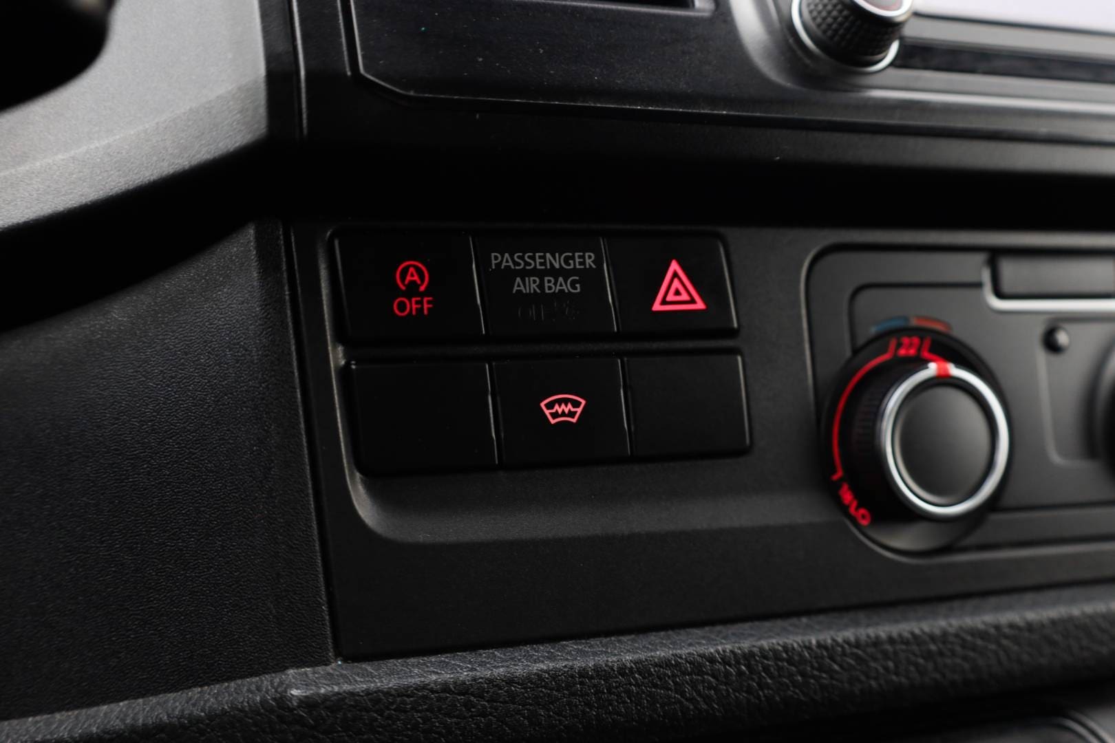 Volkswagen-T6-Transporter-20-TDi-Business-Van-DSG-29