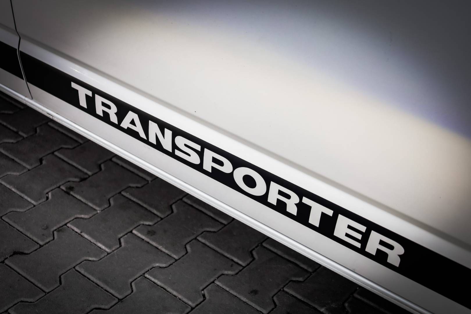 Volkswagen-T6-Transporter-20-TDi-Business-Van-DSG-42