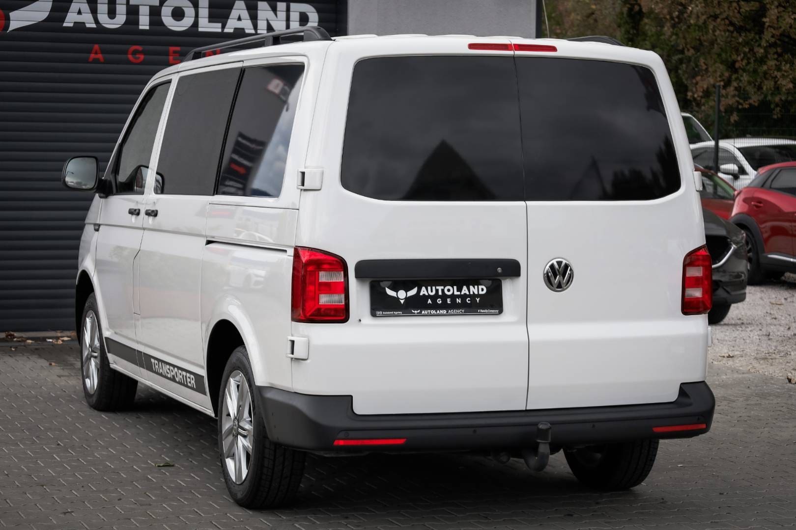 Volkswagen-T6-Transporter-20-TDi-Business-Van-DSG-9