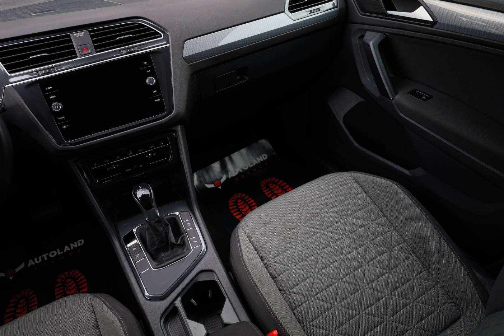 Volkswagen-Tiguan-20-TDI-EVO-Life-DSG-Webasto-13