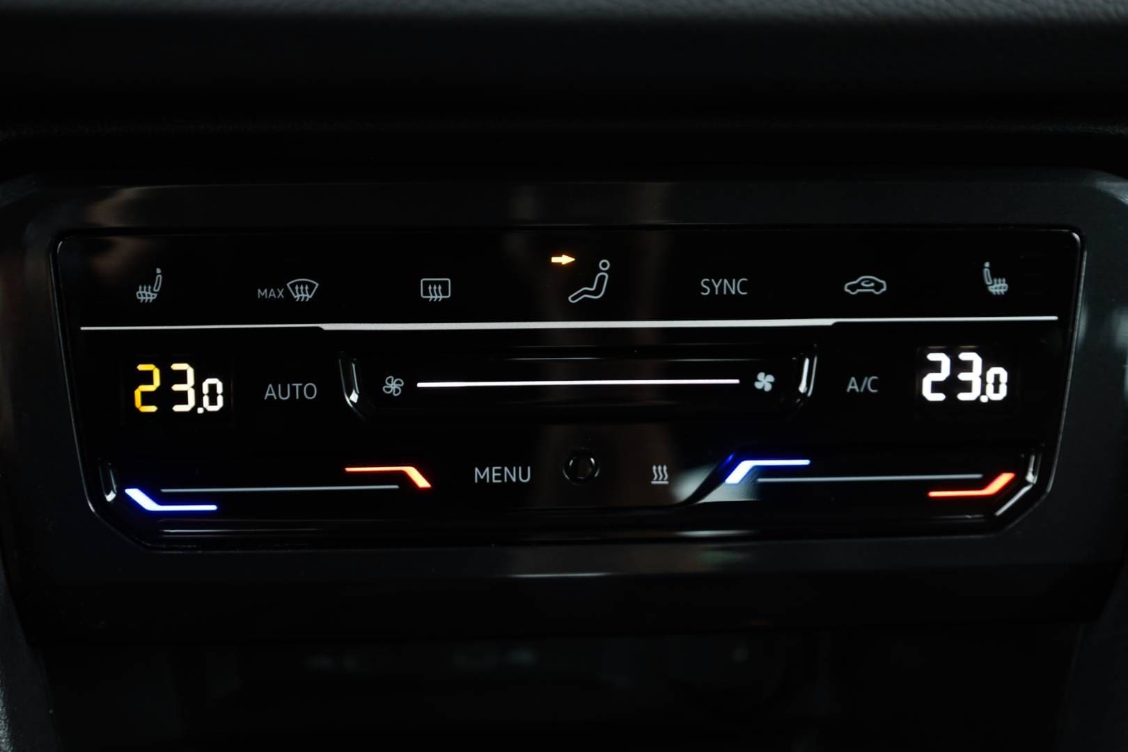 Volkswagen-Tiguan-20-TDI-EVO-Life-DSG-Webasto-35