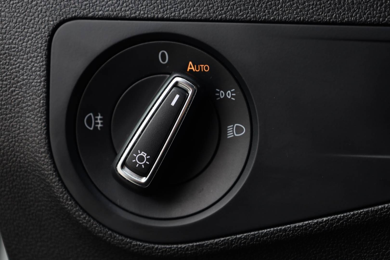 Volkswagen-Tiguan-20-TDI-EVO-Life-DSG-Webasto-38