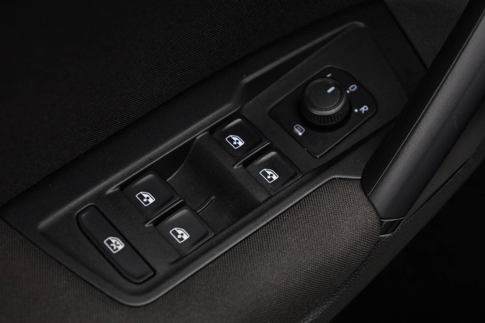 Volkswagen-Tiguan-20-TDI-EVO-Life-DSG-Webasto-39