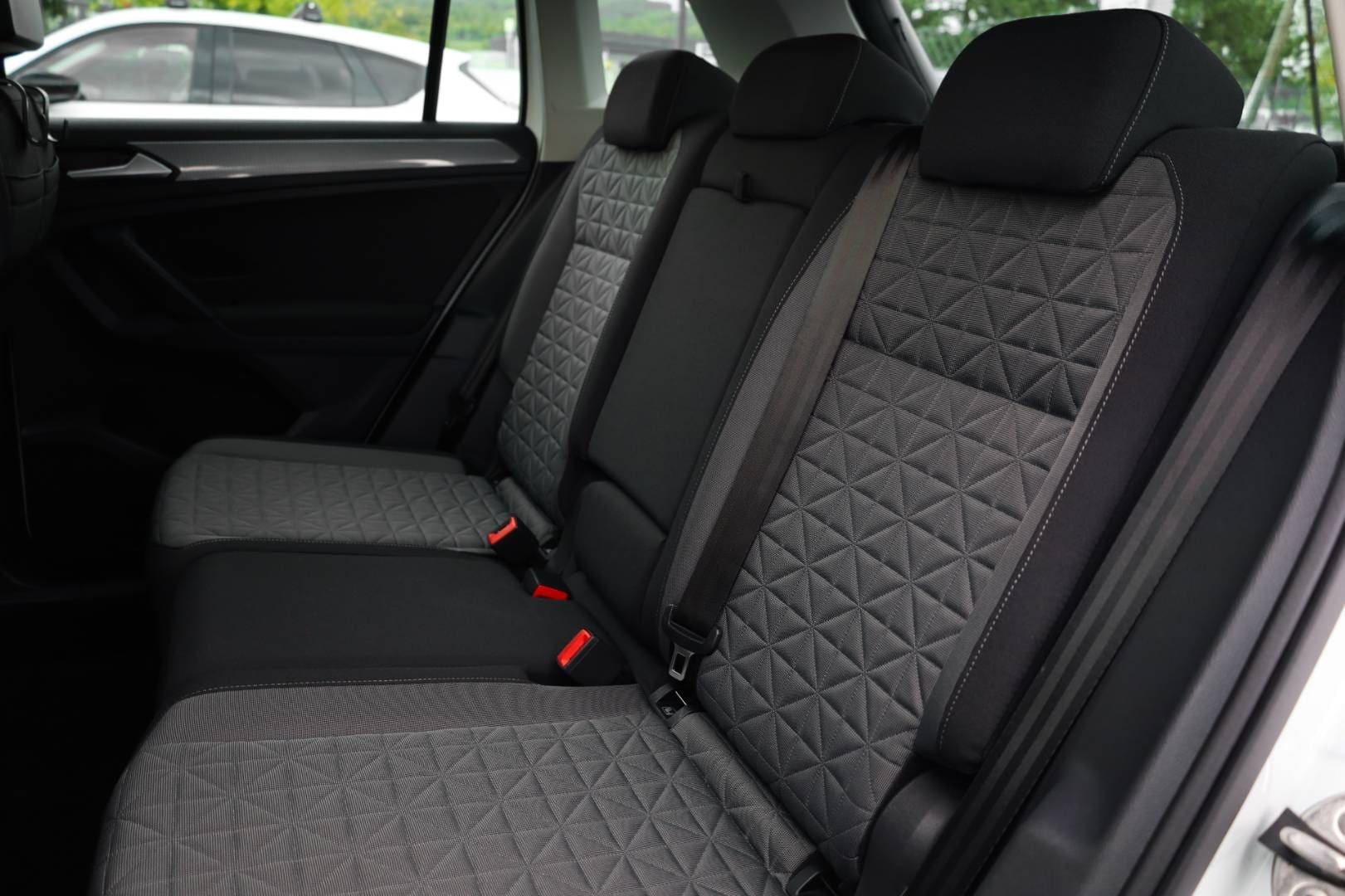 Volkswagen-Tiguan-20-TDI-EVO-Life-DSG-Webasto-41