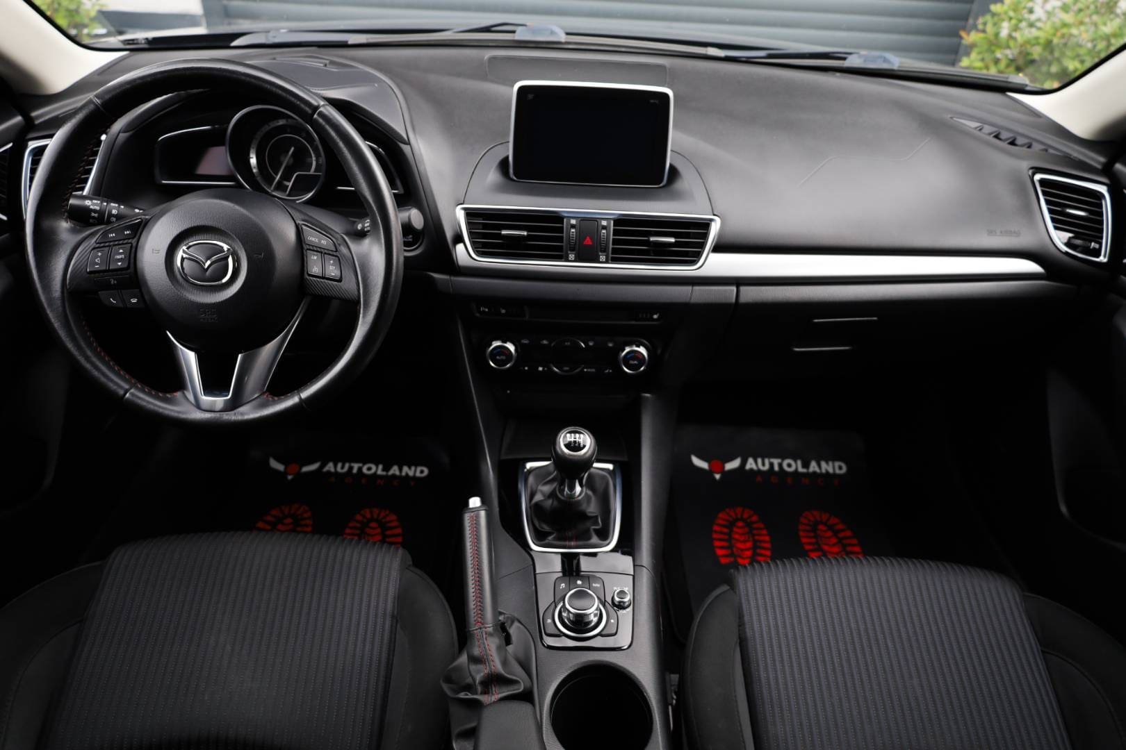 Mazda-3-20-Skyactiv-G165-Revolution-12