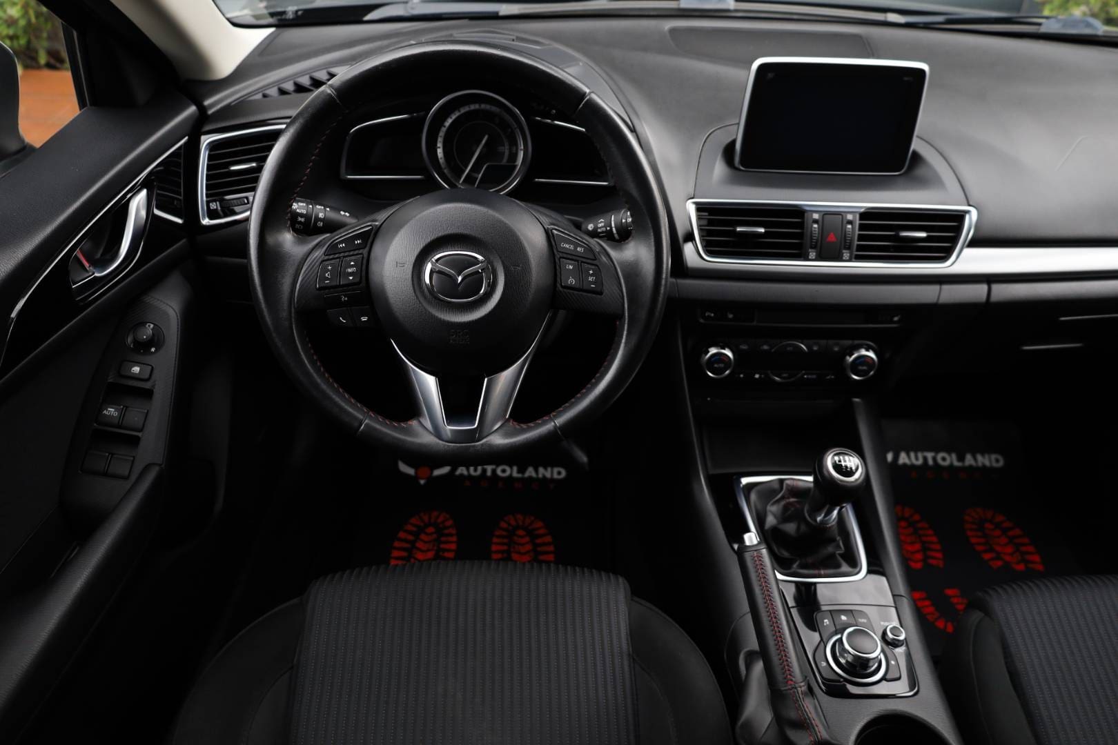 Mazda-3-20-Skyactiv-G165-Revolution-15