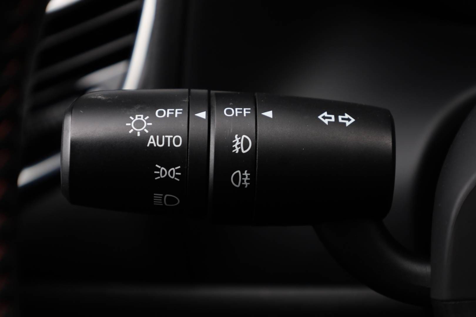 Mazda-3-20-Skyactiv-G165-Revolution-19