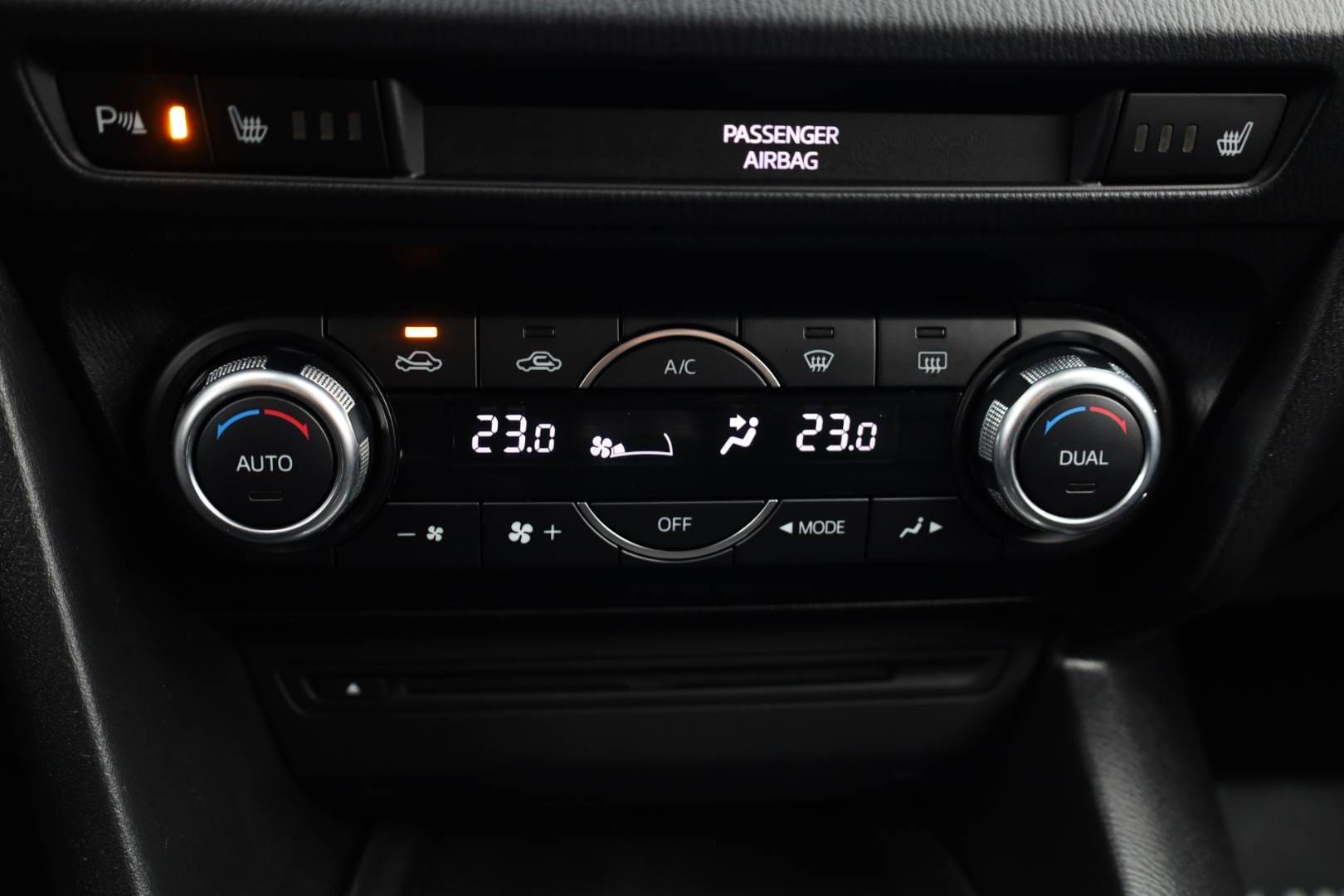 Mazda-3-20-Skyactiv-G165-Revolution-30