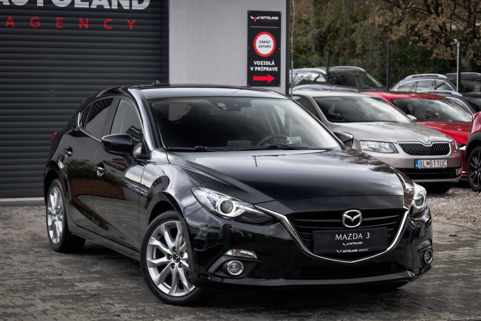 Mazda-3-20-Skyactiv-G165-Revolution-4