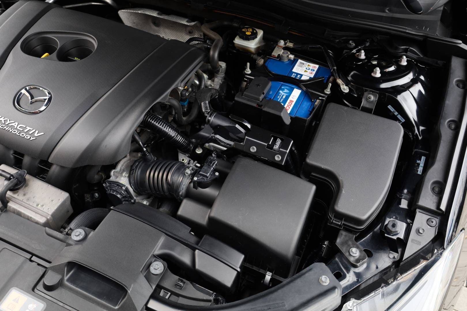 Mazda-3-20-Skyactiv-G165-Revolution-47