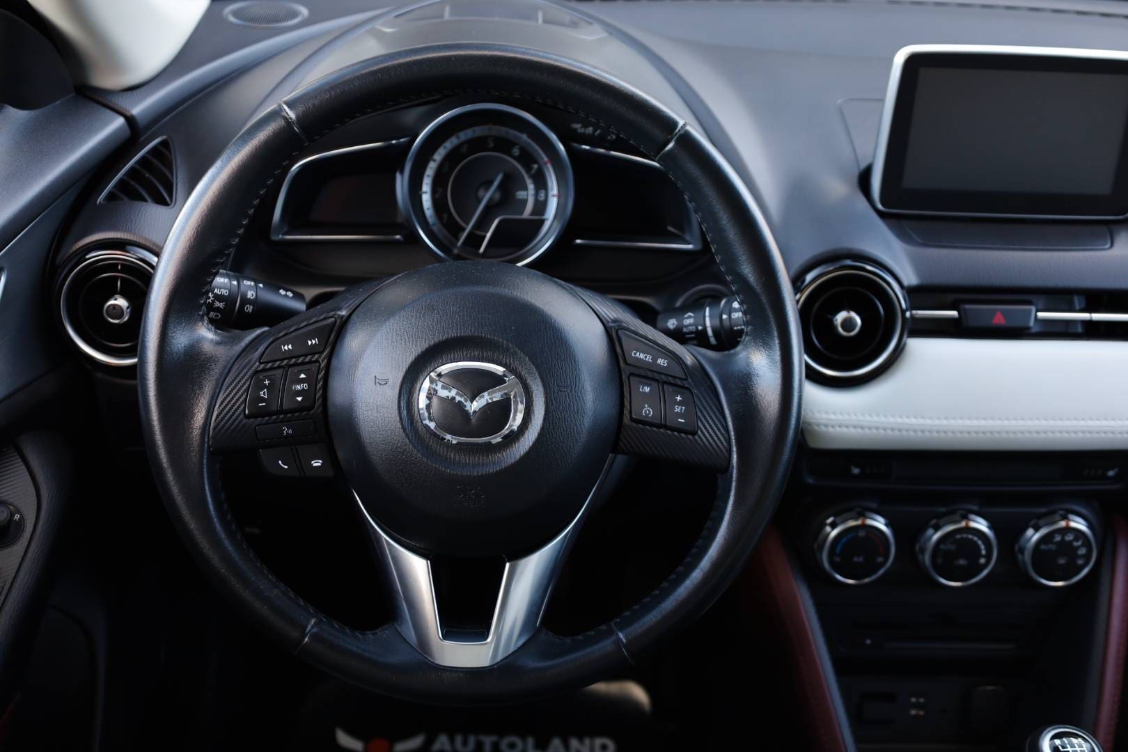 Mazda-CX-3-20-Skyactiv-G150-Revolution-TOP-AWD-16