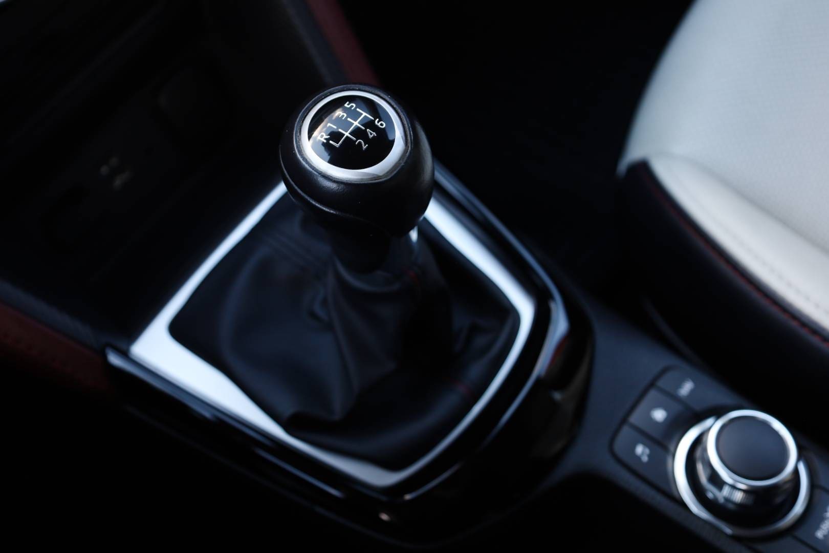 Mazda-CX-3-20-Skyactiv-G150-Revolution-TOP-AWD-33