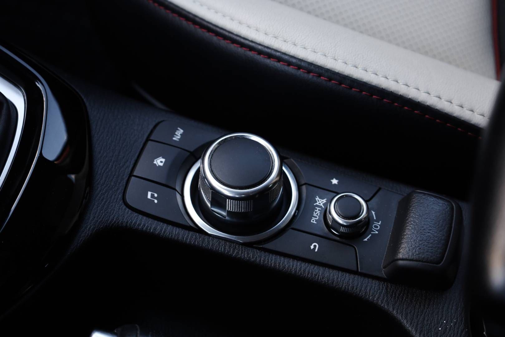 Mazda-CX-3-20-Skyactiv-G150-Revolution-TOP-AWD-34