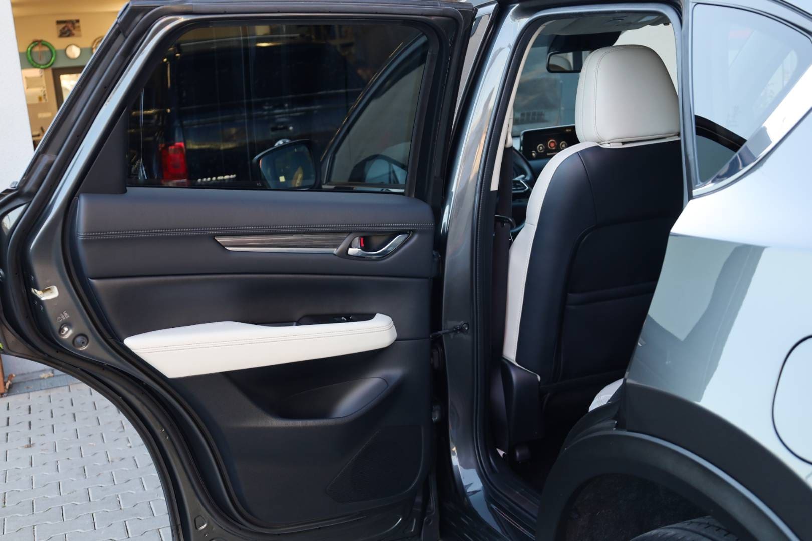 Mazda-CX-5-20-Skyactiv-G160-Revolution-Top-AWD-AT-37