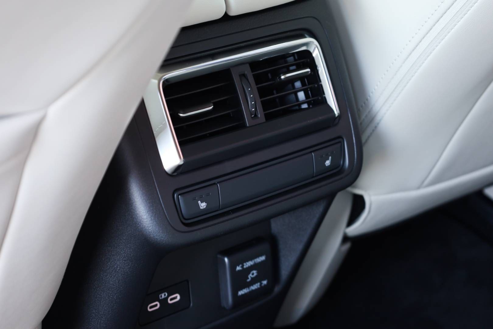 Mazda-CX-60-33-e-Skyactiv-D254-mHEV-Takumi-AWD-AT-44