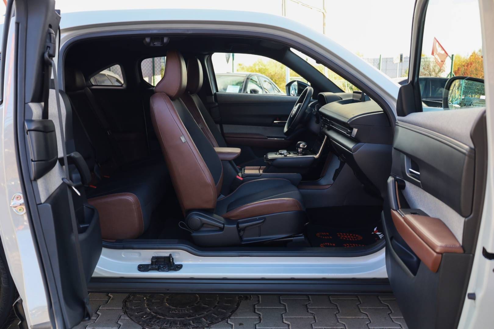 Mazda-MX-30-e-Skyactiv-GT-Plus-Luxury-Vintage-44