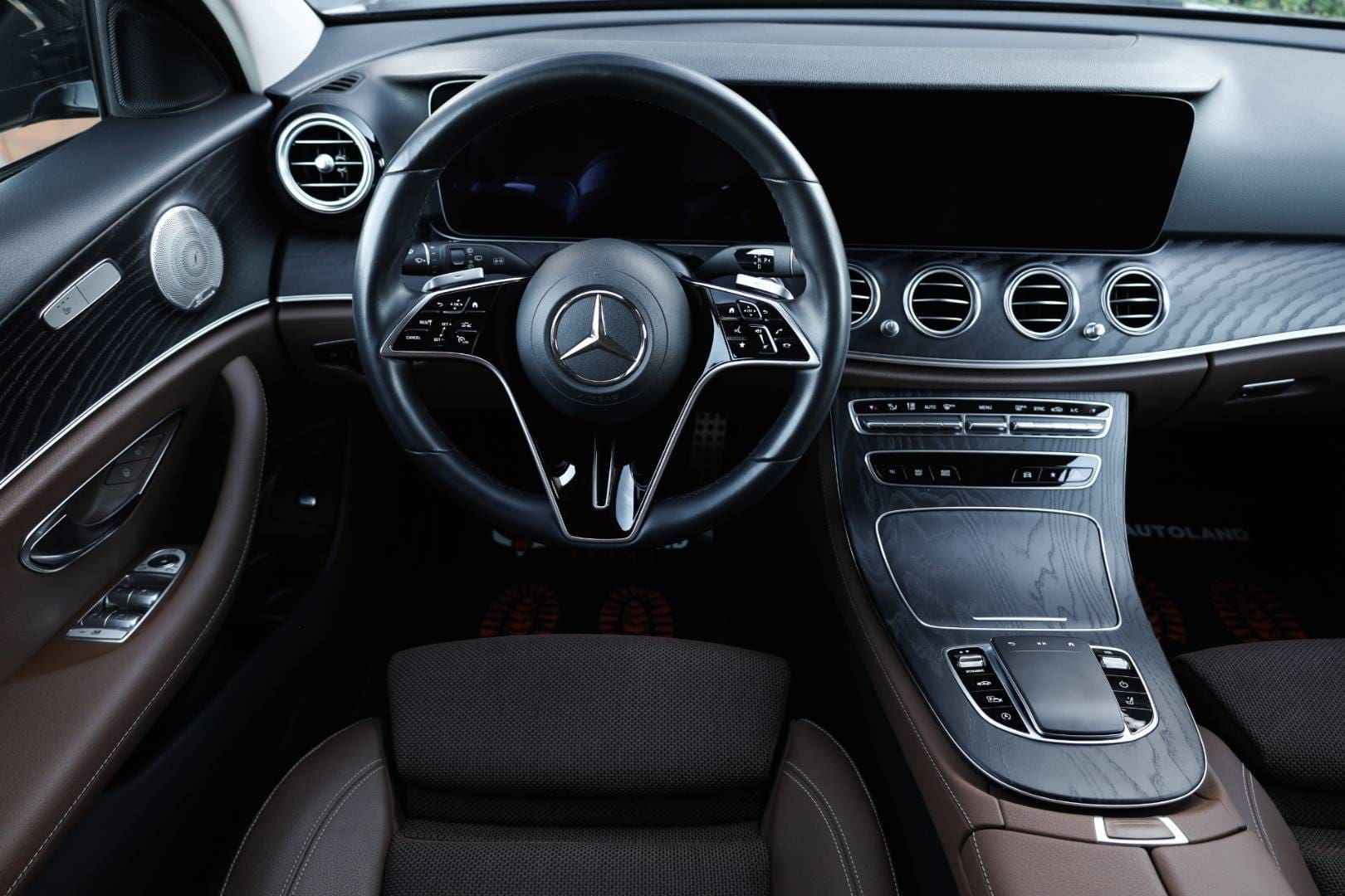 Mercedes-Benz-E-trieda-Kombi-220-d-All-Terrain-4MATIC-AT-14