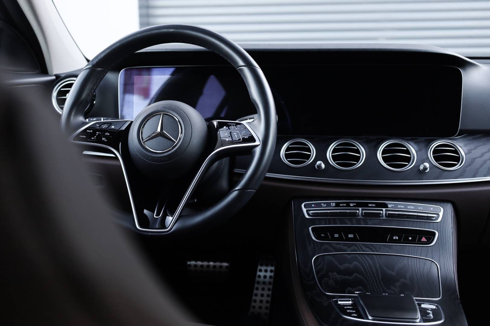 Mercedes-Benz-E-trieda-Kombi-220-d-All-Terrain-4MATIC-AT-16