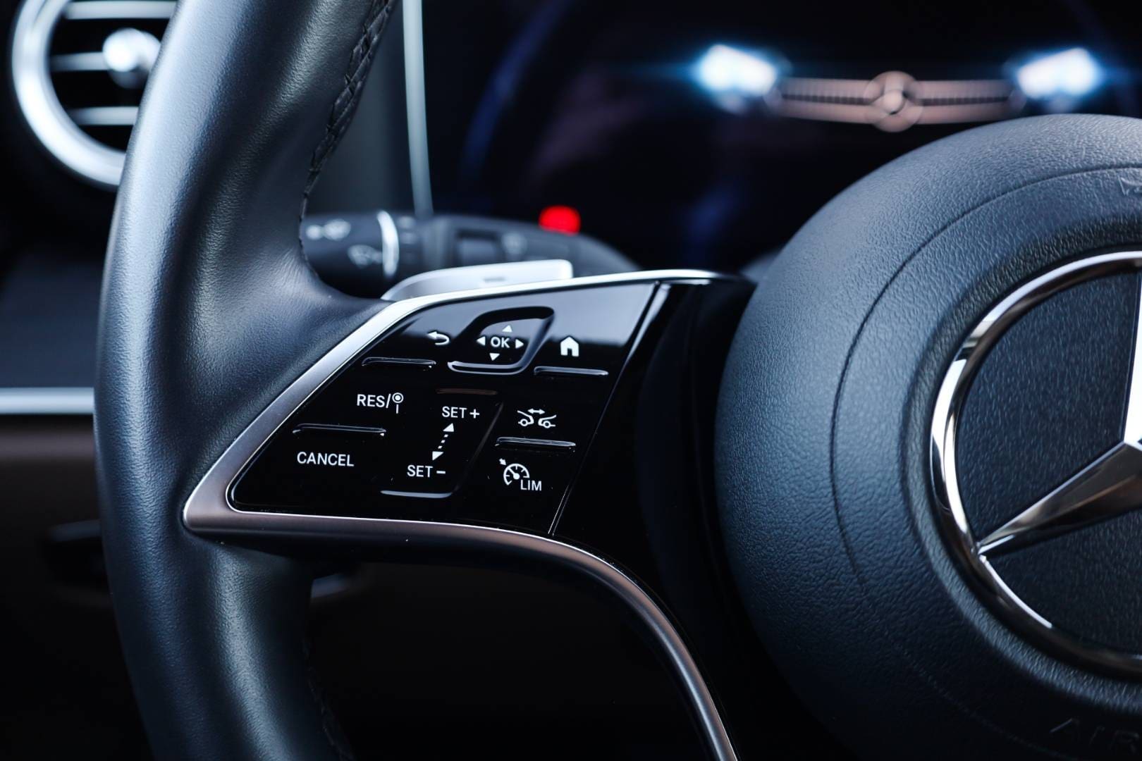 Mercedes-Benz-E-trieda-Kombi-220-d-All-Terrain-4MATIC-AT-17