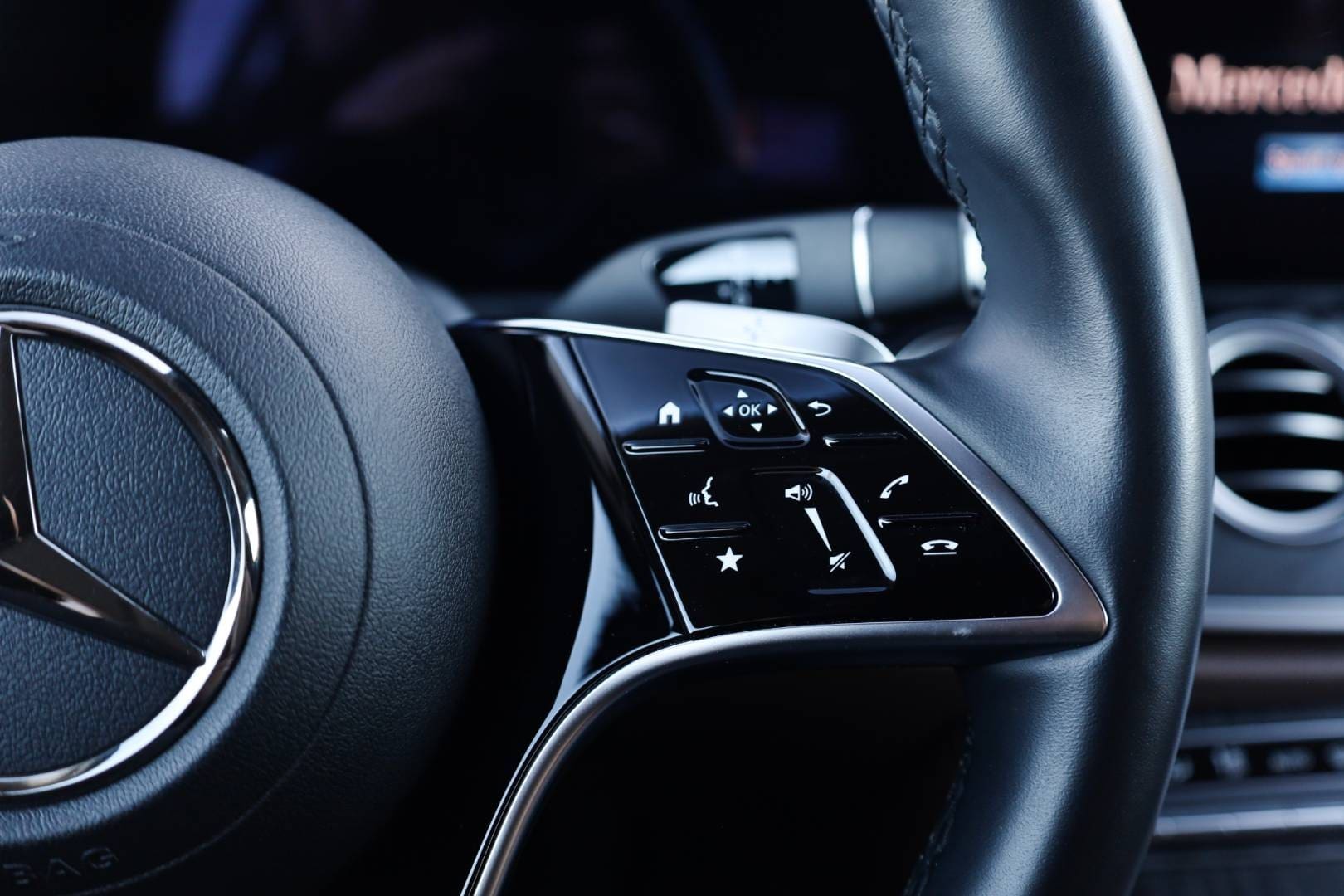 Mercedes-Benz-E-trieda-Kombi-220-d-All-Terrain-4MATIC-AT-18