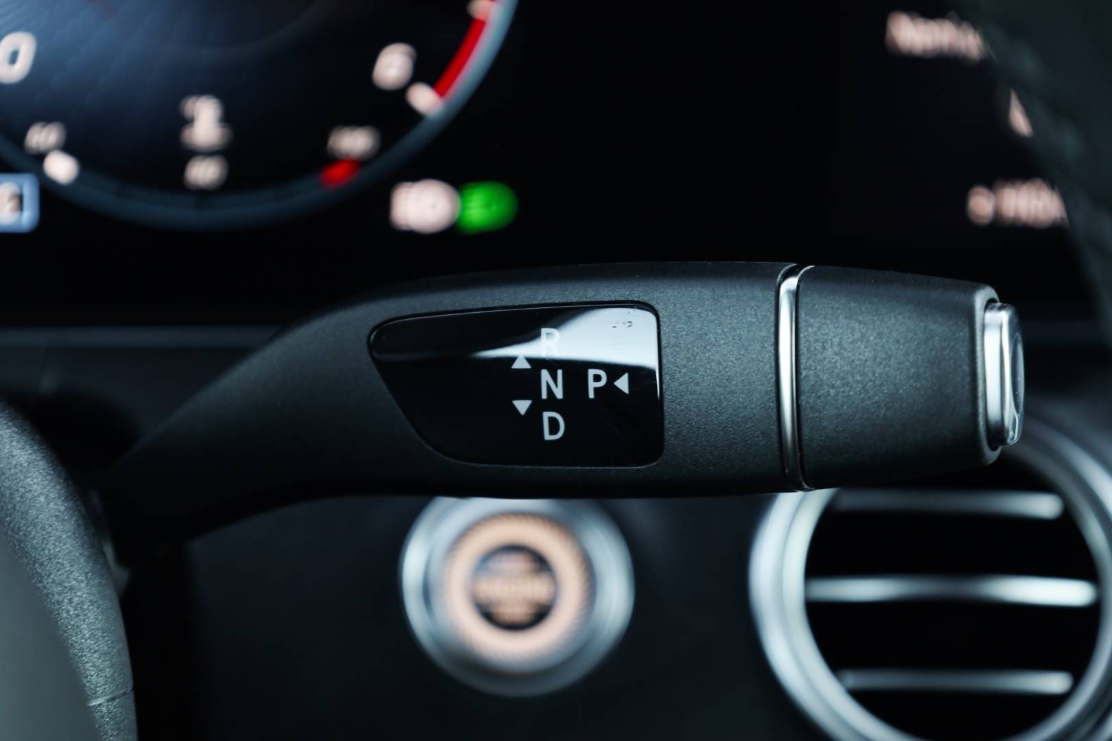 Mercedes-Benz-E-trieda-Kombi-220-d-All-Terrain-4MATIC-AT-20