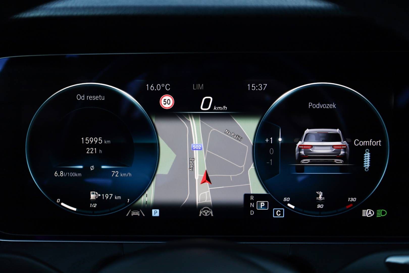 Mercedes-Benz-E-trieda-Kombi-220-d-All-Terrain-4MATIC-AT-24