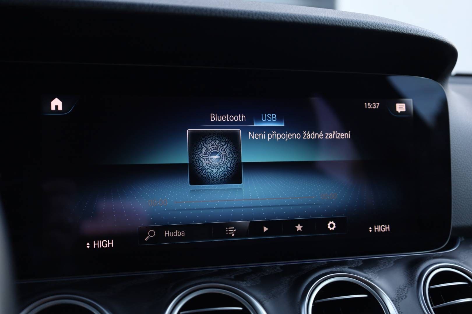 Mercedes-Benz-E-trieda-Kombi-220-d-All-Terrain-4MATIC-AT-28