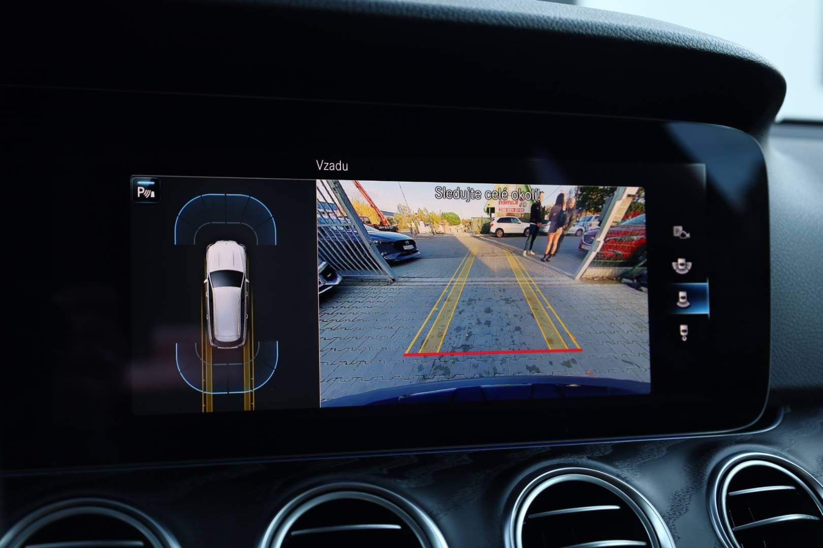 Mercedes-Benz-E-trieda-Kombi-220-d-All-Terrain-4MATIC-AT-33