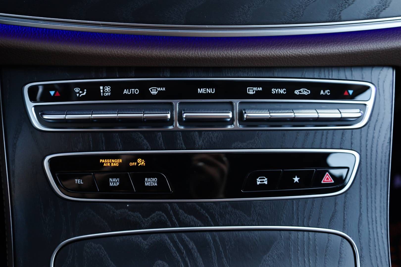 Mercedes-Benz-E-trieda-Kombi-220-d-All-Terrain-4MATIC-AT-35