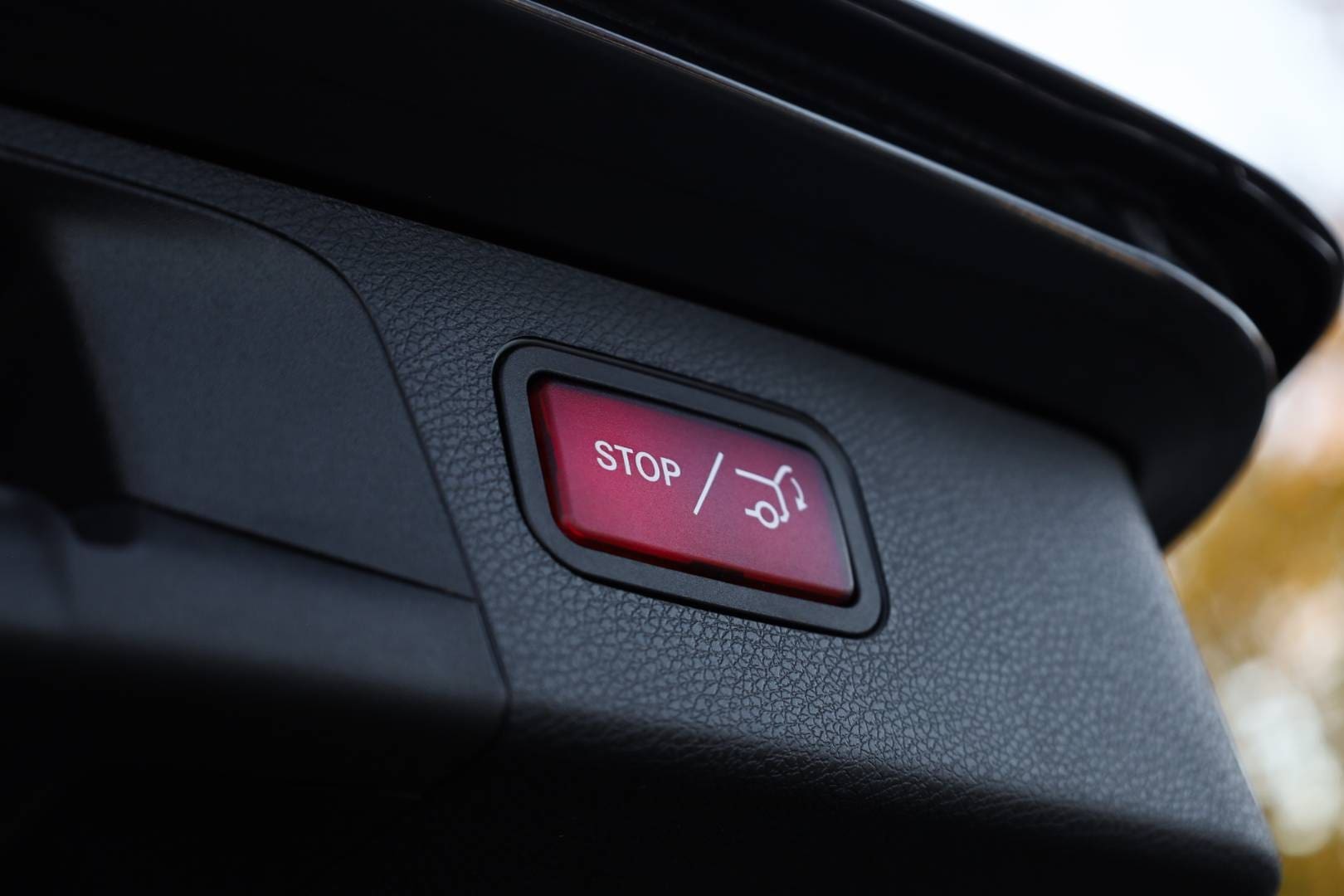 Mercedes-Benz-E-trieda-Kombi-220-d-All-Terrain-4MATIC-AT-47