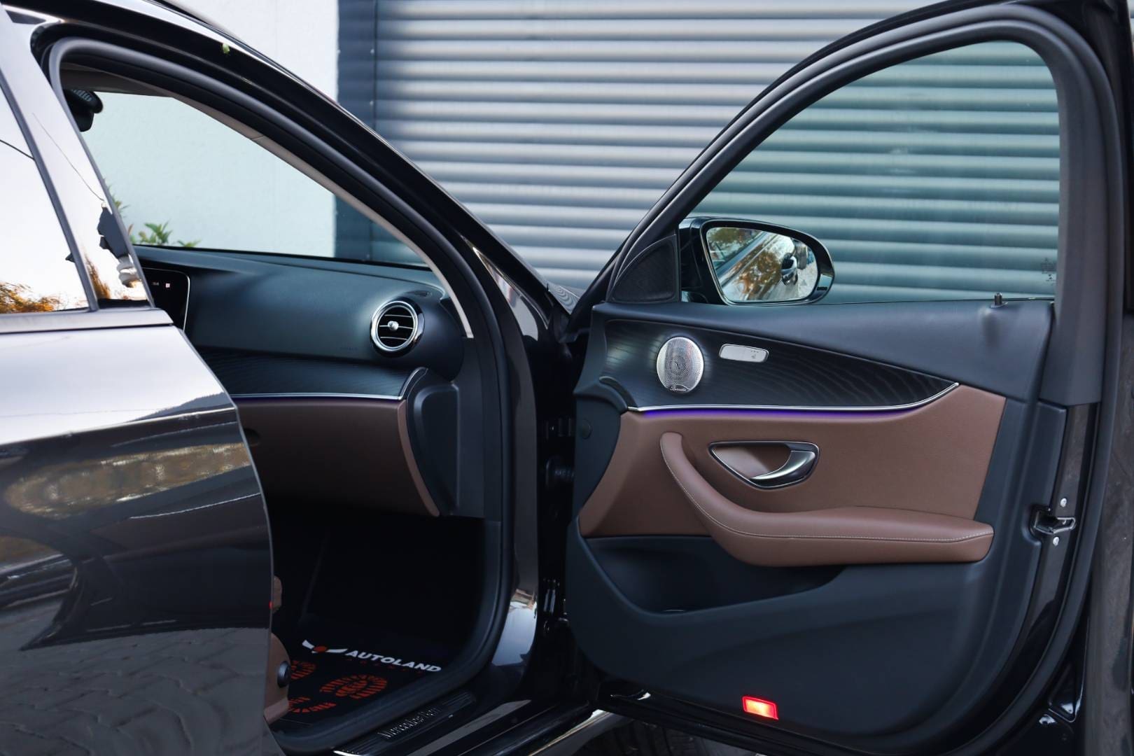 Mercedes-Benz-E-trieda-Kombi-220-d-All-Terrain-4MATIC-AT-52