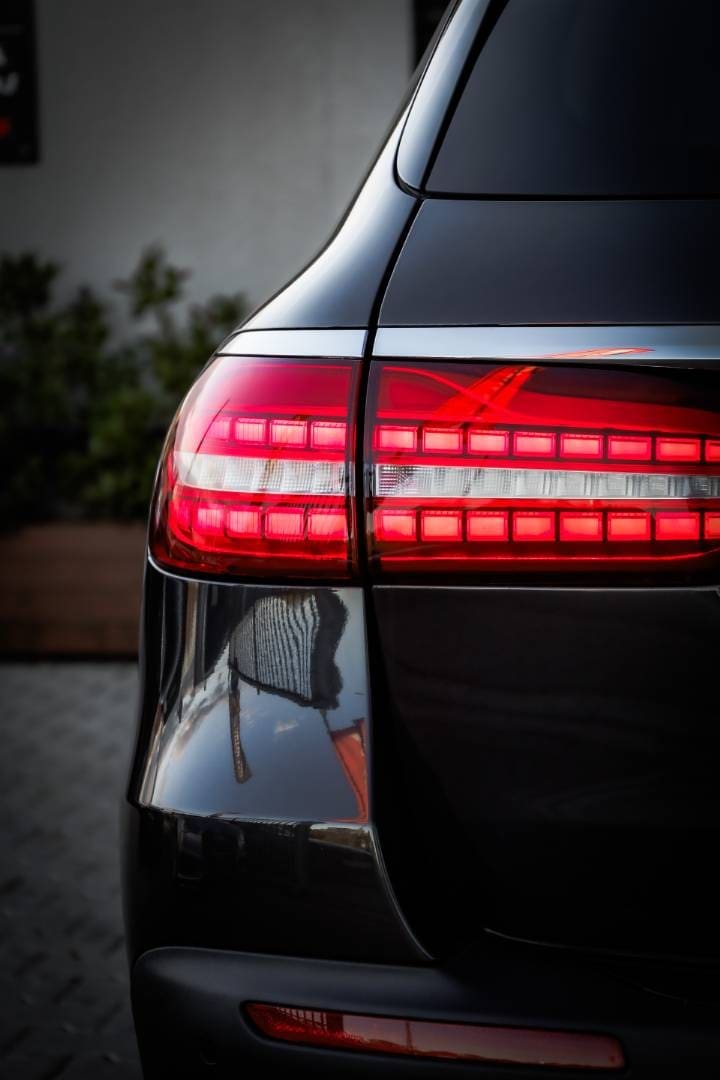 Mercedes-Benz-E-trieda-Kombi-220-d-All-Terrain-4MATIC-AT-64