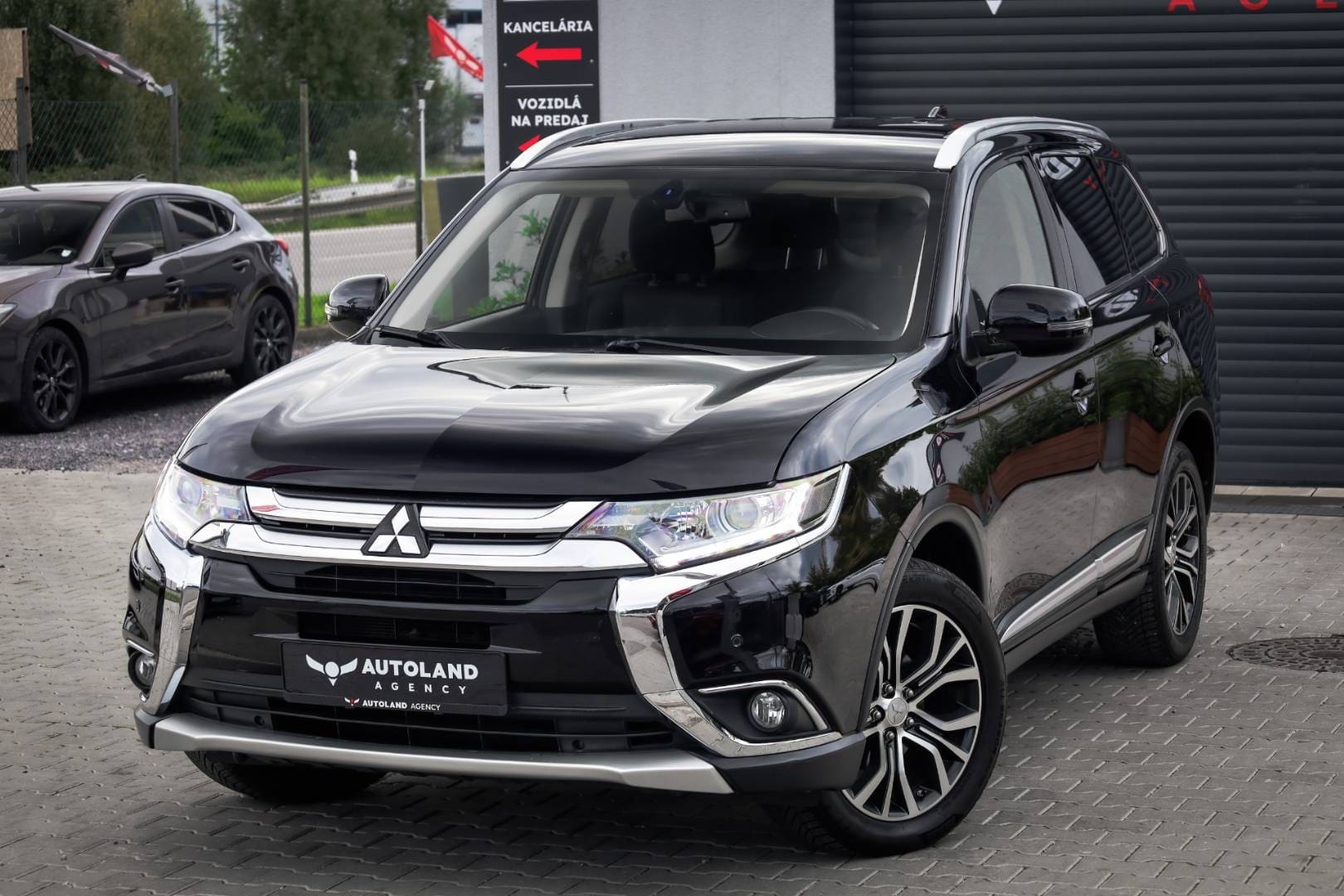 Mitsubishi-Outlander-20-MIVEC-Diamant-Edition-CVT-1