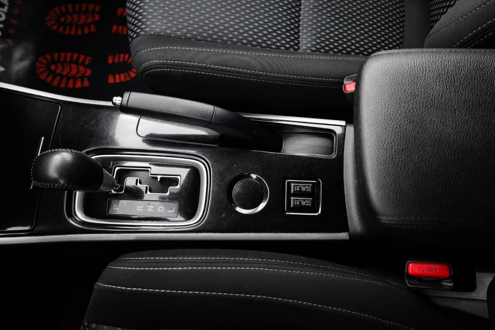 Mitsubishi-Outlander-20-MIVEC-Diamant-Edition-CVT-34