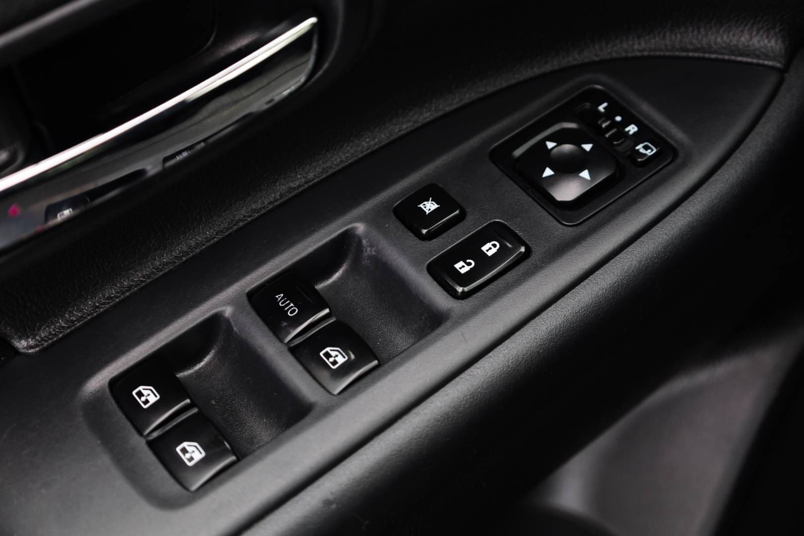 Mitsubishi-Outlander-20-MIVEC-Diamant-Edition-CVT-37