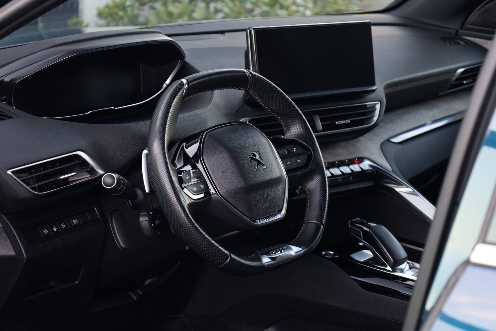 Peugeot-3008-16-Hybrid-225k-GT-Pack-AT-11