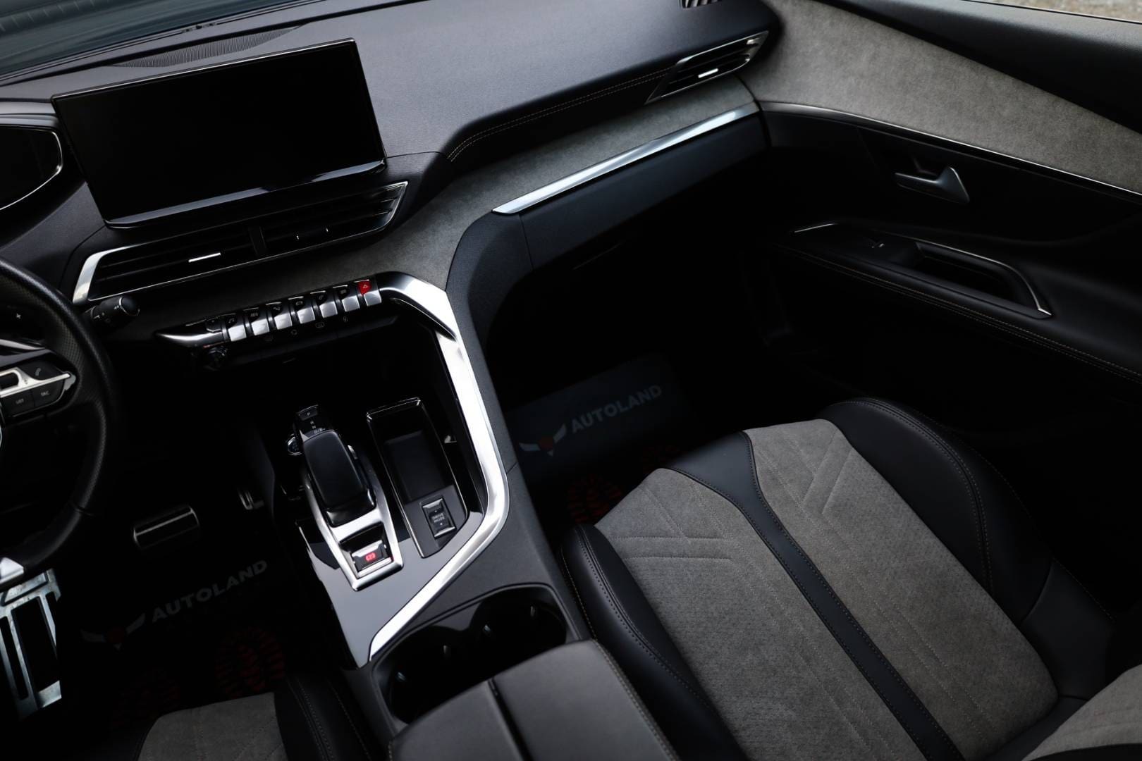 Peugeot-3008-16-Hybrid-225k-GT-Pack-AT-13