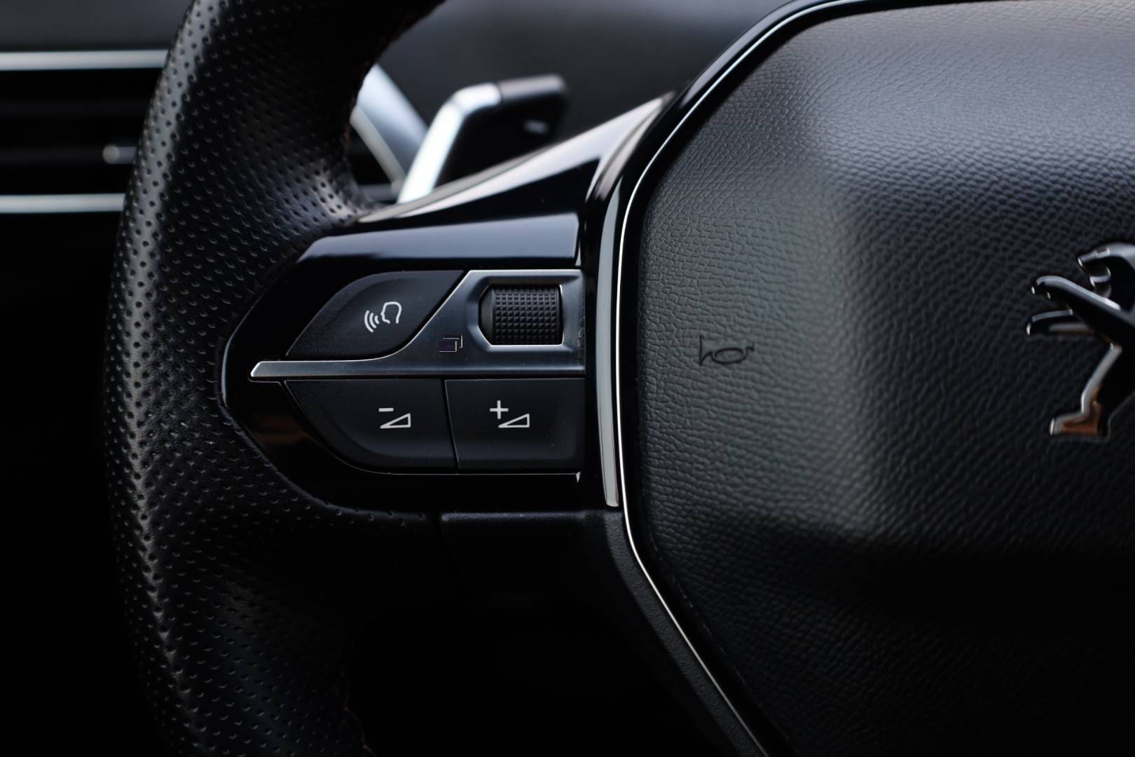 Peugeot-3008-16-Hybrid-225k-GT-Pack-AT-18