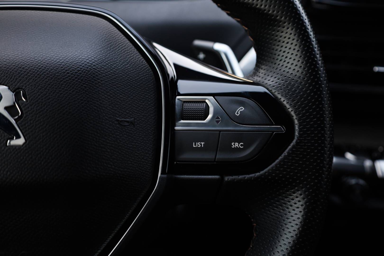 Peugeot-3008-16-Hybrid-225k-GT-Pack-AT-19